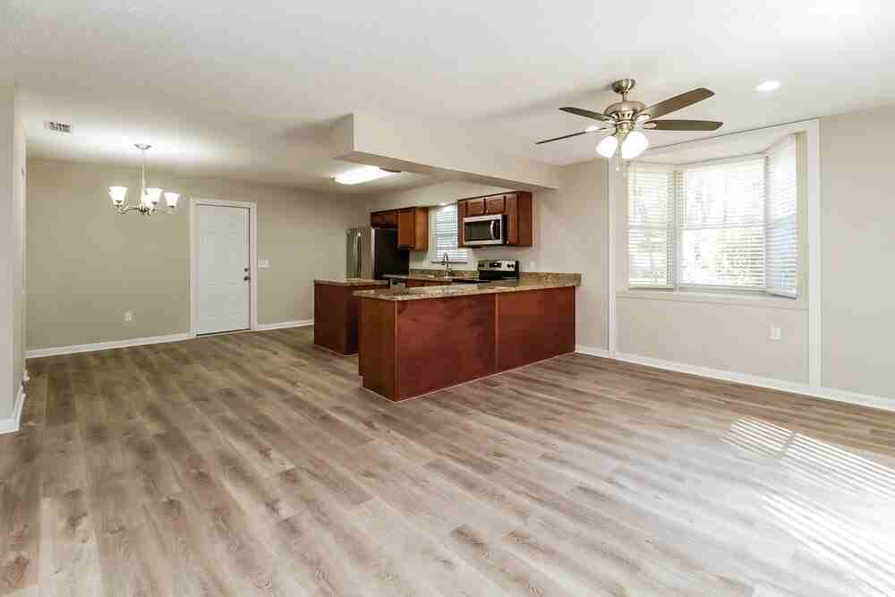 188 Ronnie Dr - Photo 5 of 16