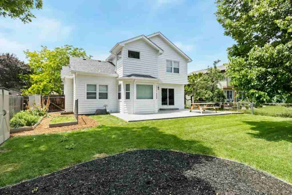 4212 Fall River Dr - Photo 3 of 26