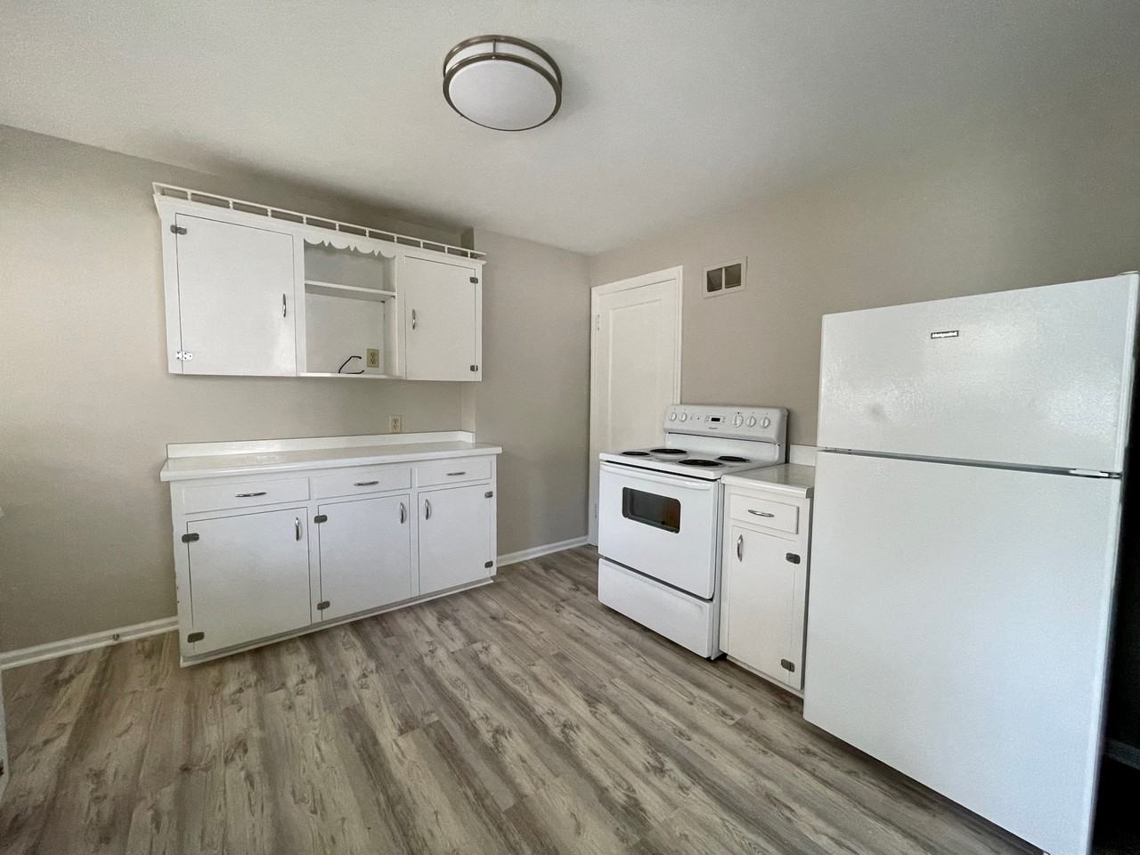 855 West Main Street - Photo 3 of 10