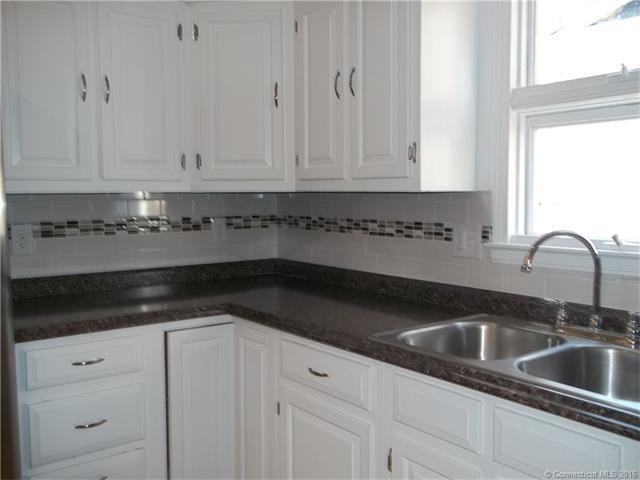 218 Park St - Photo 3 of 31