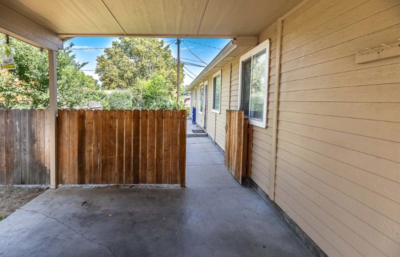 210 E 12th St - Photo 3 of 18