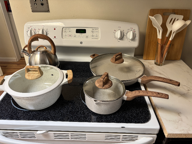 708 N Monterey Ave - Photo 4 of 10