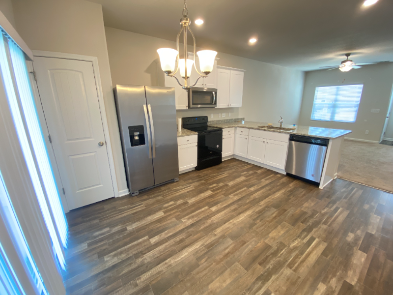 253 Yorktown Ln - Photo 3 of 5