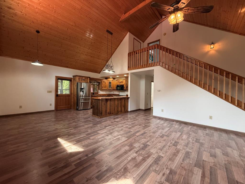 271 Postelle Rd - Photo 2 of 18