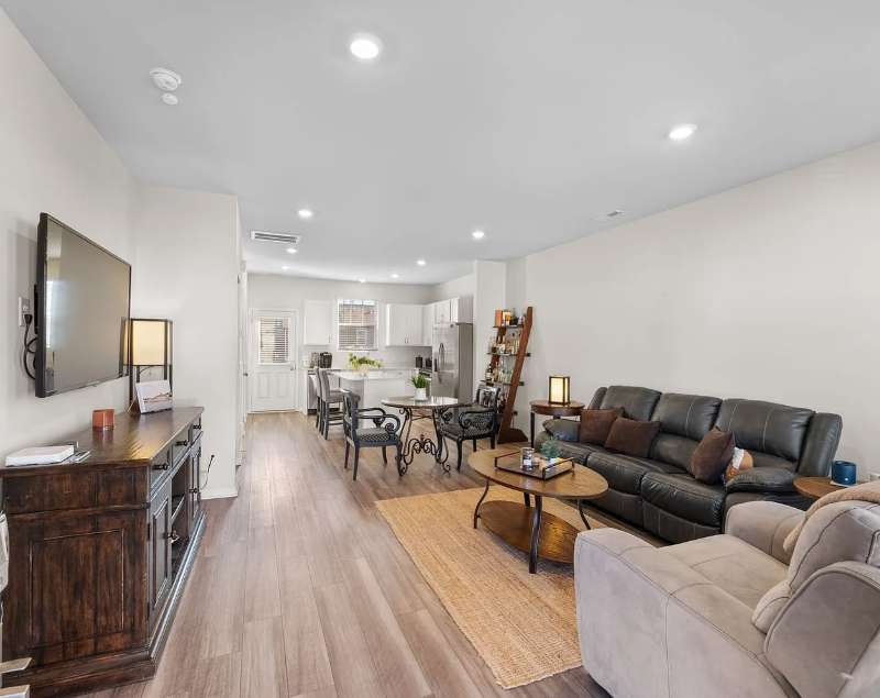 2709 Fordham St - Photo 3 of 20