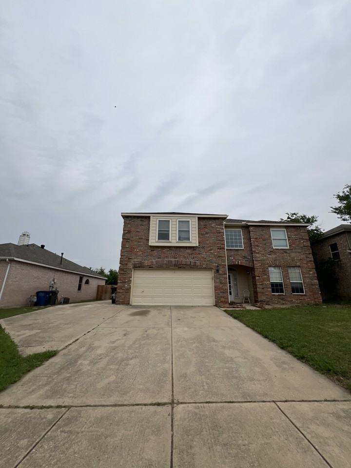 2701 Clark Dr #NA - Photo 3 of 18