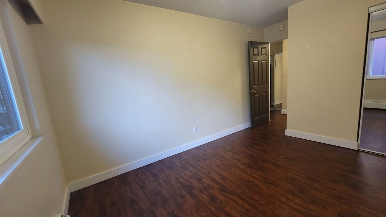 170 5th Street West - Photo 4 of 6