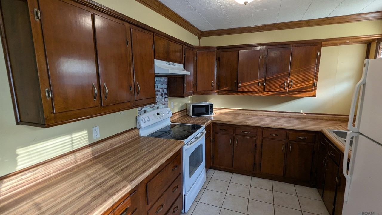 2425 Mchugh Rd - Photo 3 of 12