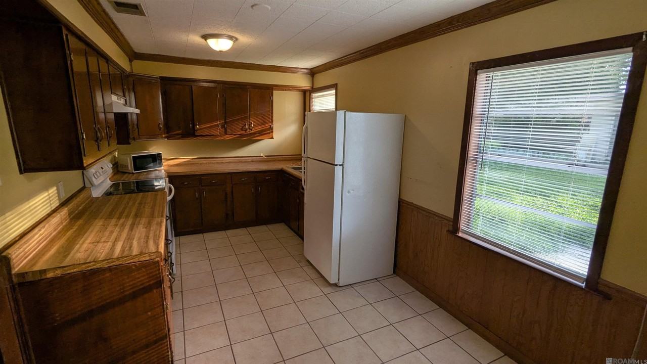 2425 Mchugh Rd - Photo 4 of 12