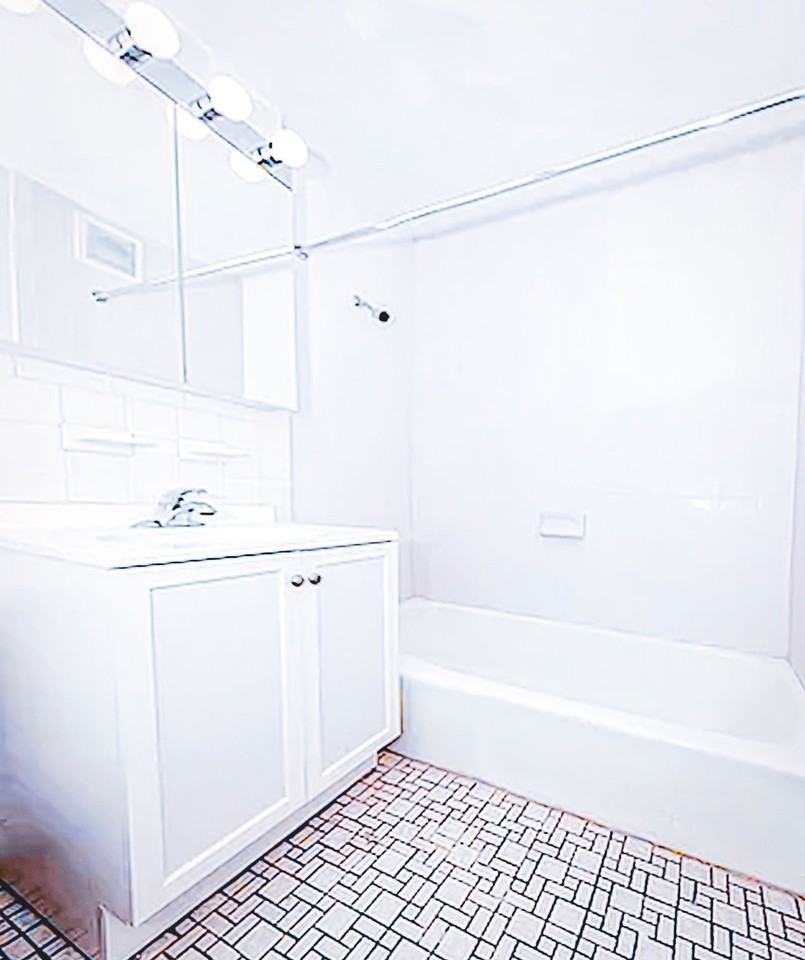 342 E 55th St #7DD - Photo 6 of 8