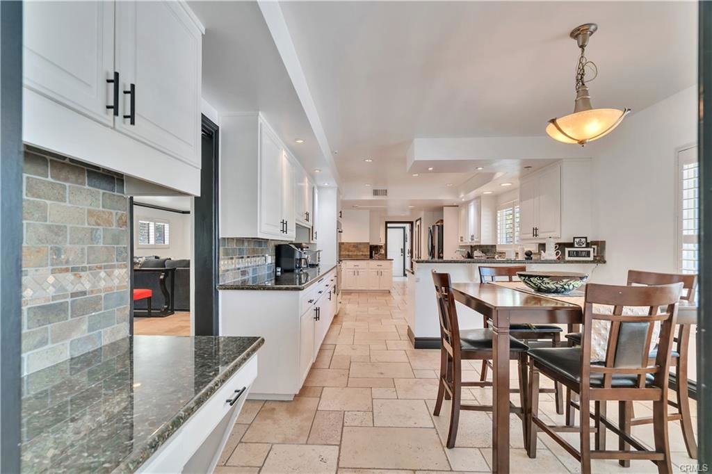 5067 Arundel Dr - Photo 3 of 8