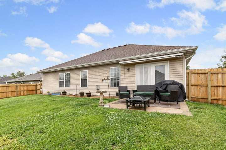 100 Port Way - Photo 3 of 14