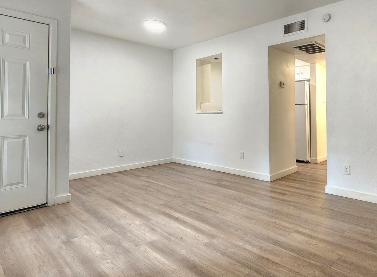 DR 2101 16th Street (Nomad Apartments) - Photo 5 of 40