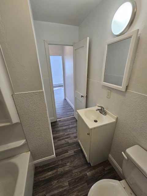 527 1st Ave E_527 - Photo 2 of 13