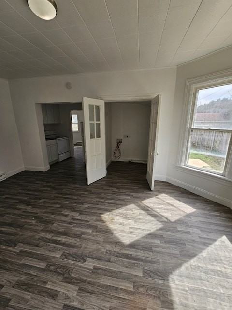 527 1st Ave E_527 - Photo 5 of 13