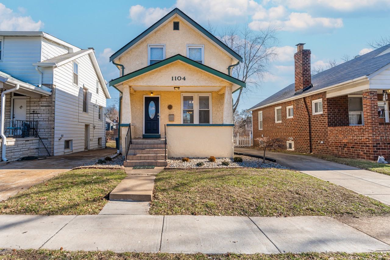 1104 Yale Avenue - Photo 2 of 25