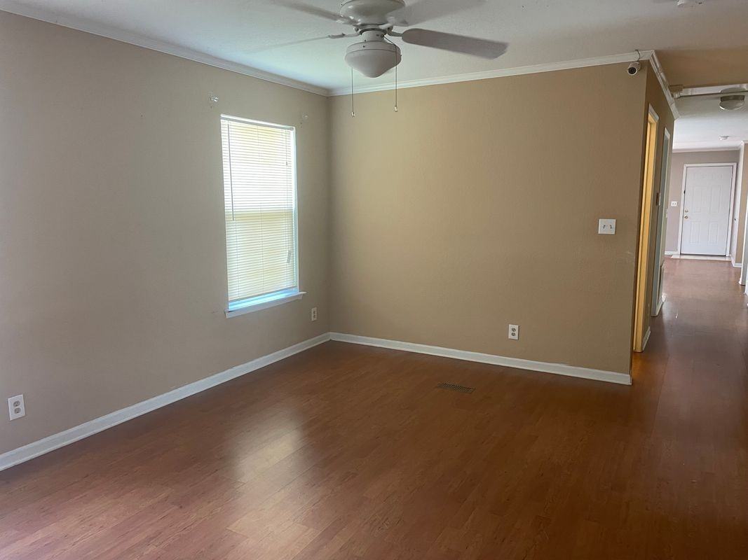 9552 Chinn St - Photo 3 of 13