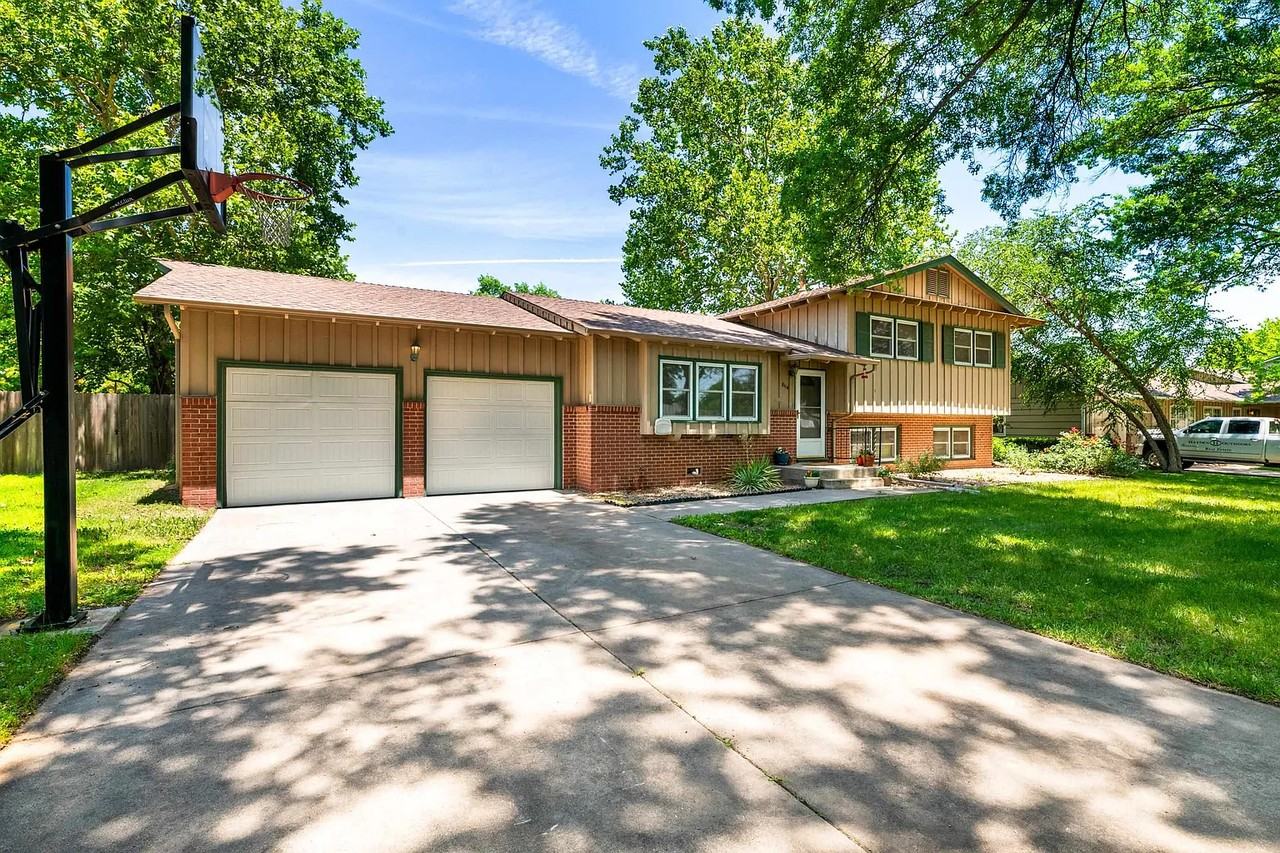 8114 East Mockingbird Street - Photo 3 of 31