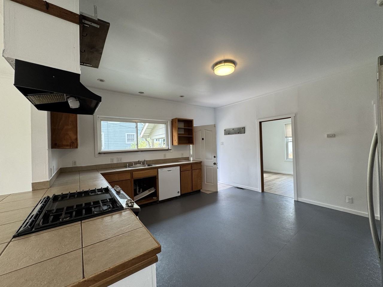 9133 8th Ave S - Photo 3 of 16