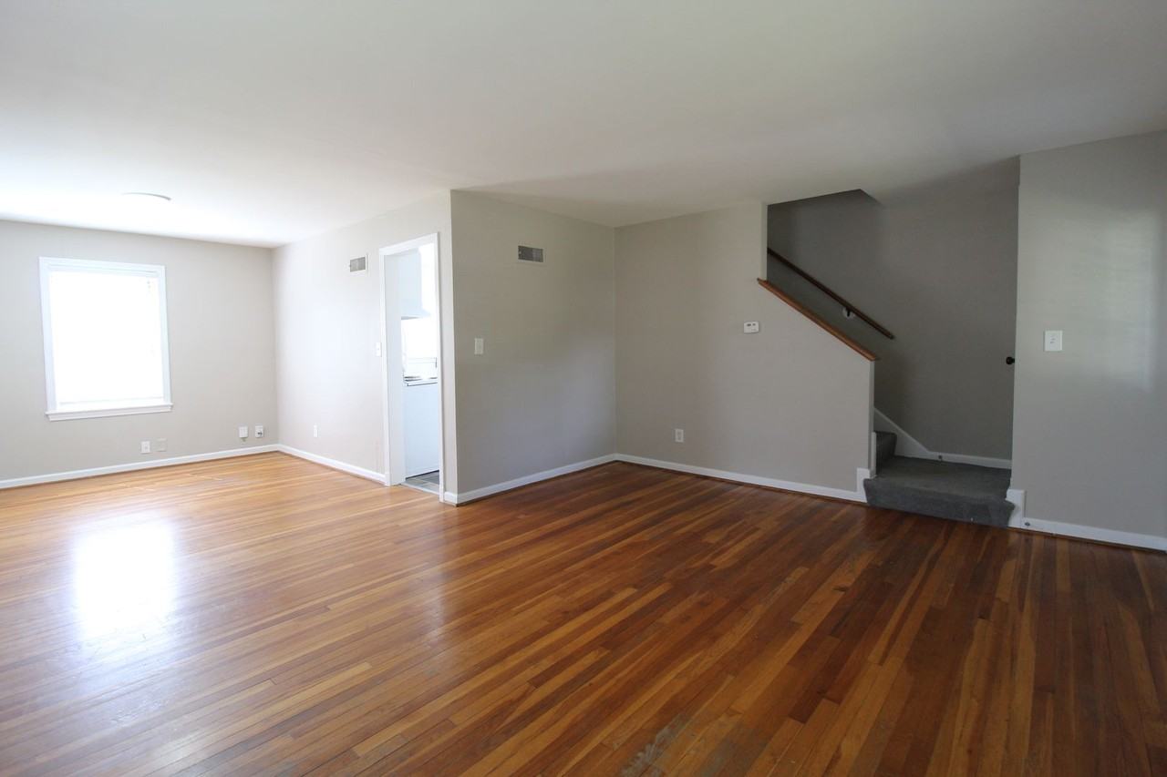 7602 Terrace St - Photo 3 of 11