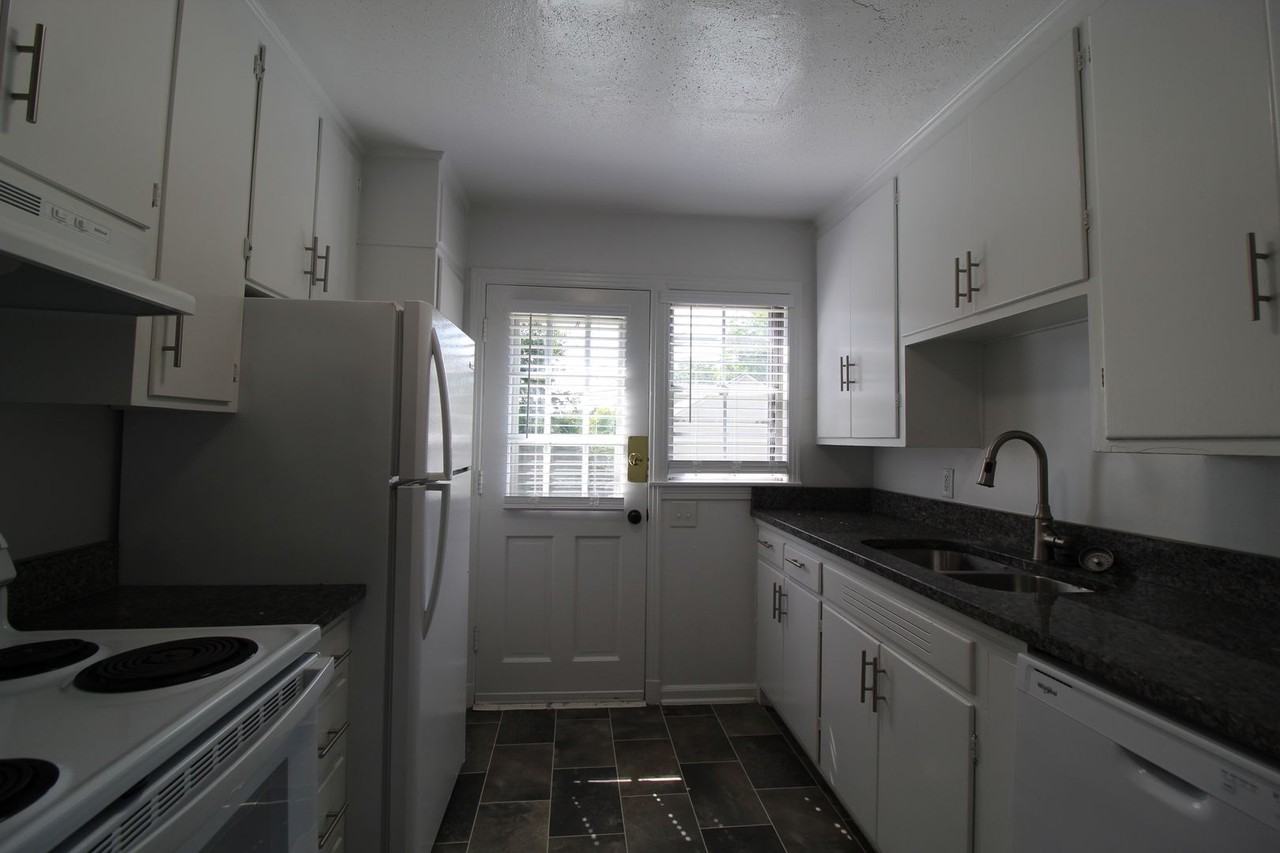 7602 Terrace St - Photo 6 of 11