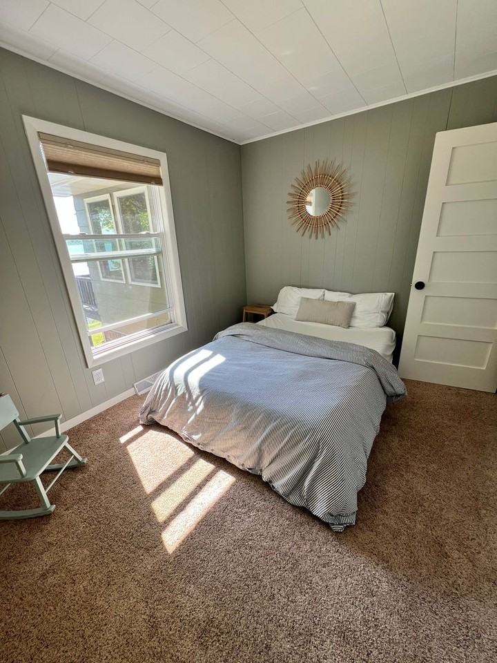 1926 Island View Dr Ne - Photo 3 of 17