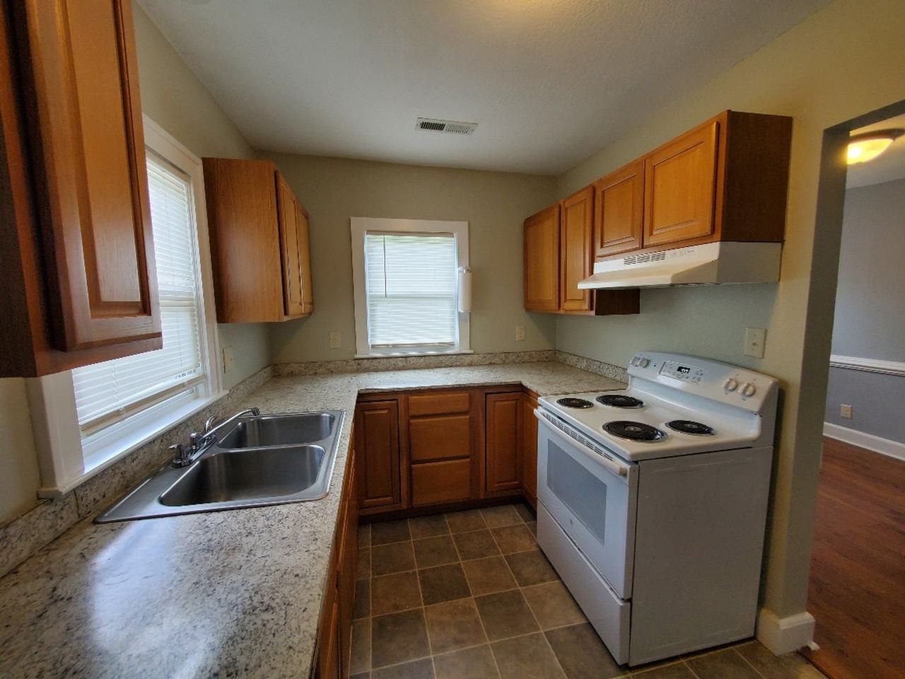 1634 Peartree Rd - Photo 5 of 15