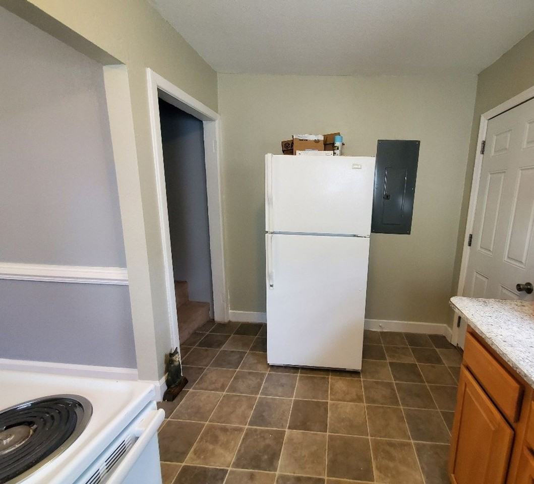 1634 Peartree Rd - Photo 6 of 15