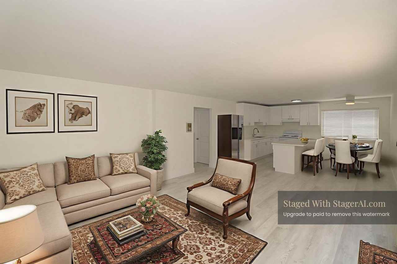 B St (813-817) - Photo 2 of 23