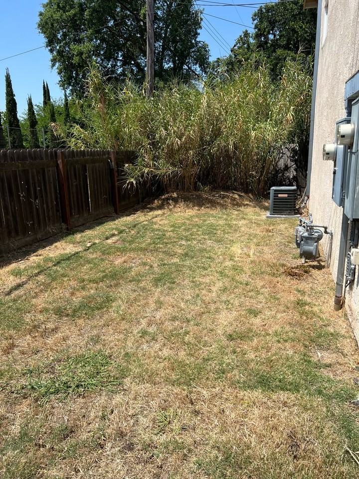 3744 19th Ave - Photo 3 of 5