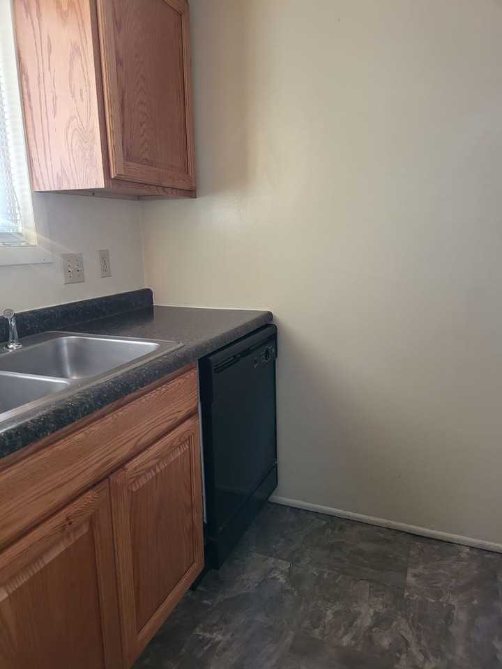 1440 Fir Avenue - Photo 5 of 27