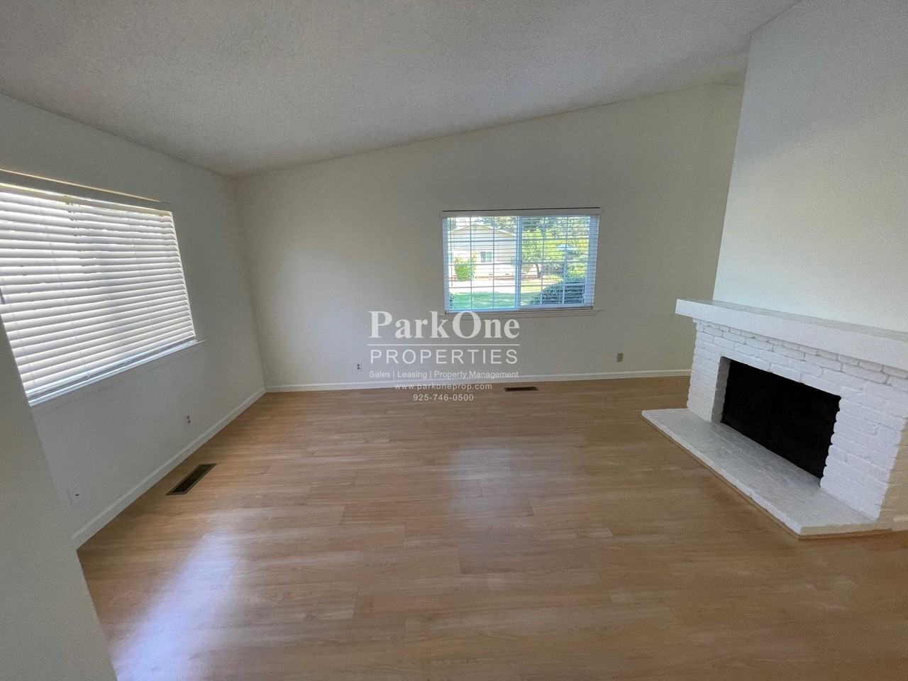 562 Mt Dell Dr - Photo 3 of 34