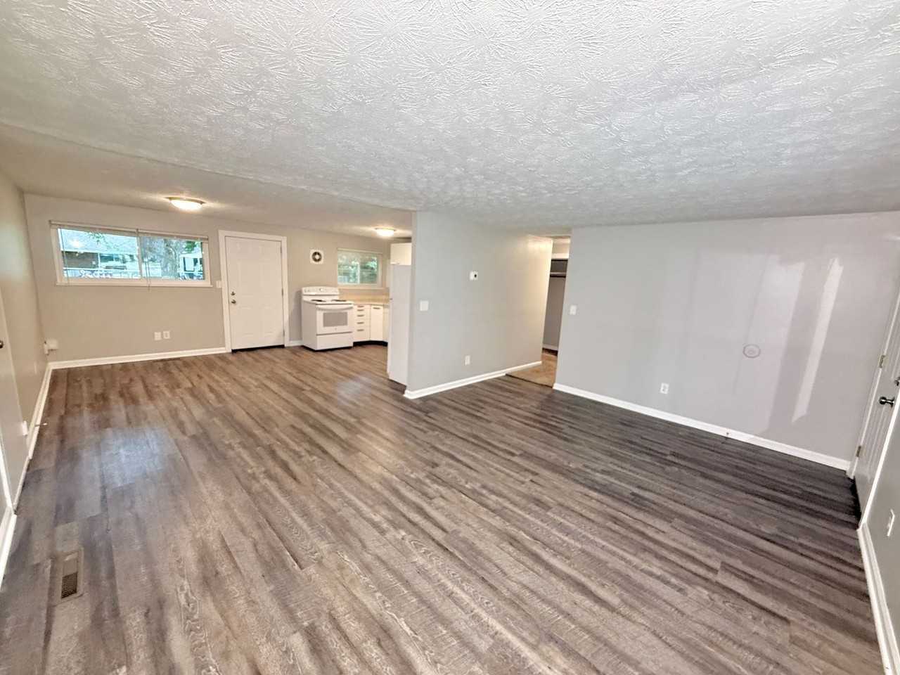 300 Ives Ln - Photo 3 of 16