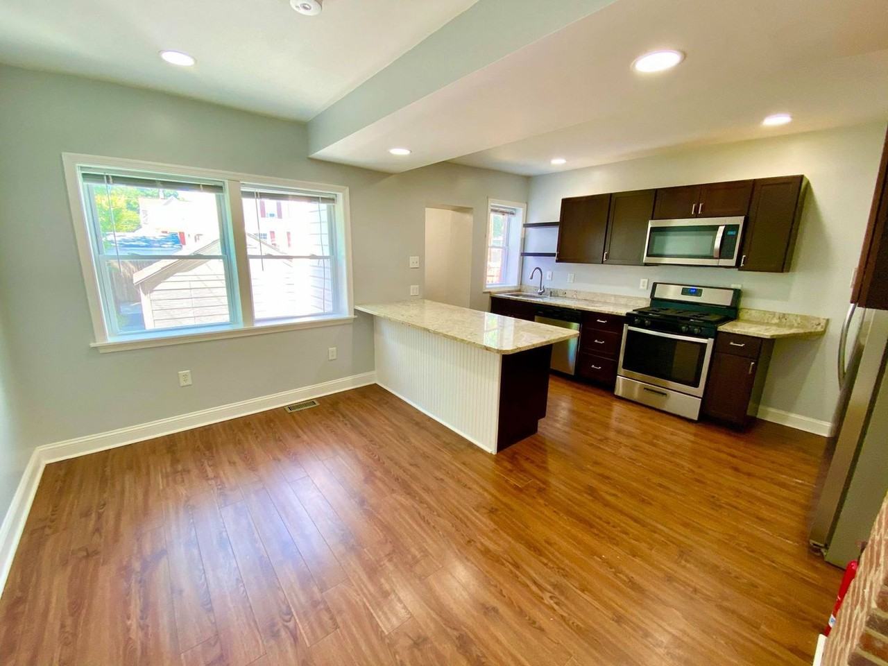 7042 Dunbar Rd - Photo 7 of 22