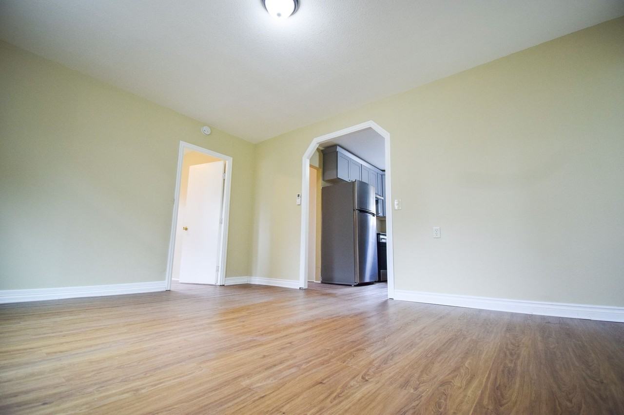 12765 Se 24th Ave - Photo 3 of 19