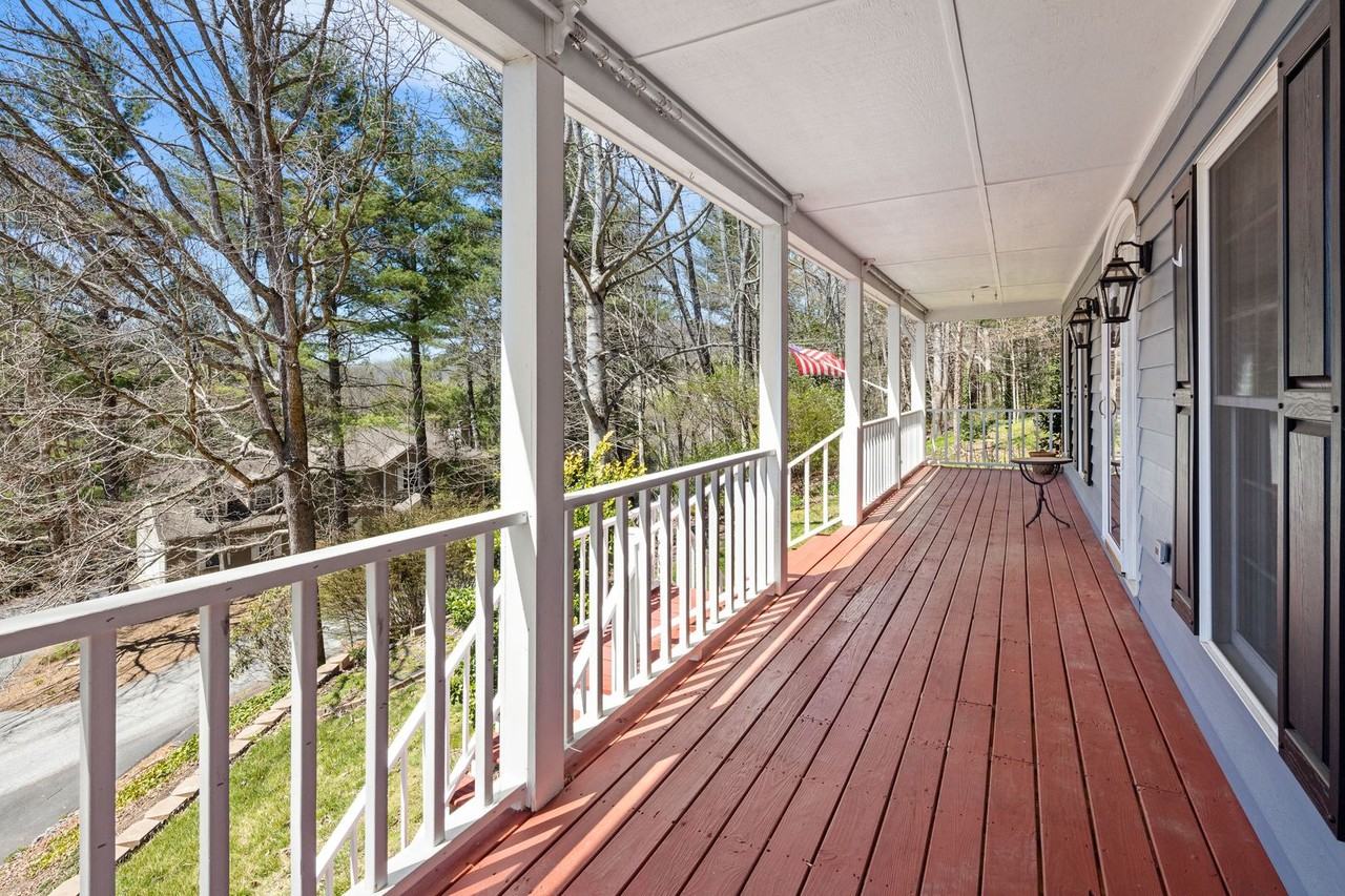 15 Moriah Lane - Photo 4 of 33