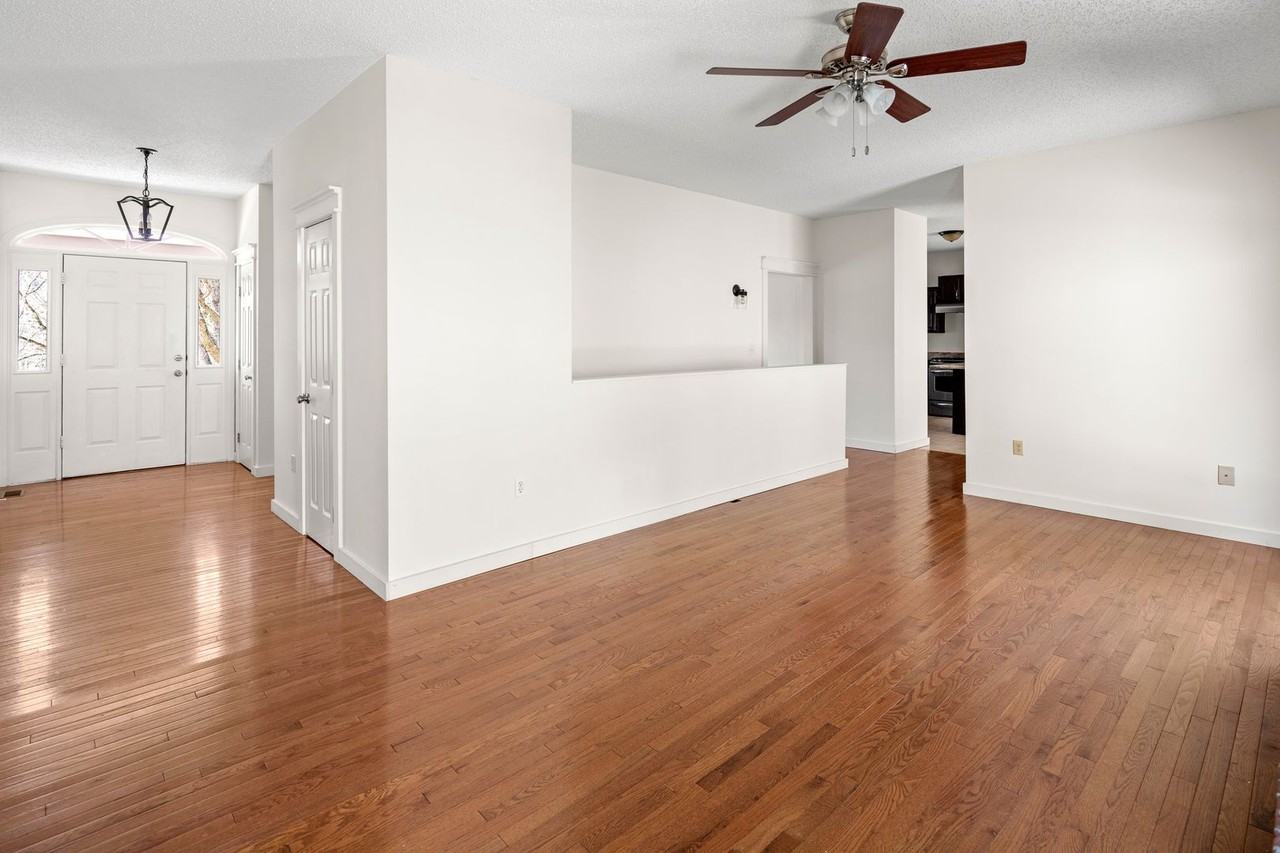 15 Moriah Lane - Photo 5 of 33