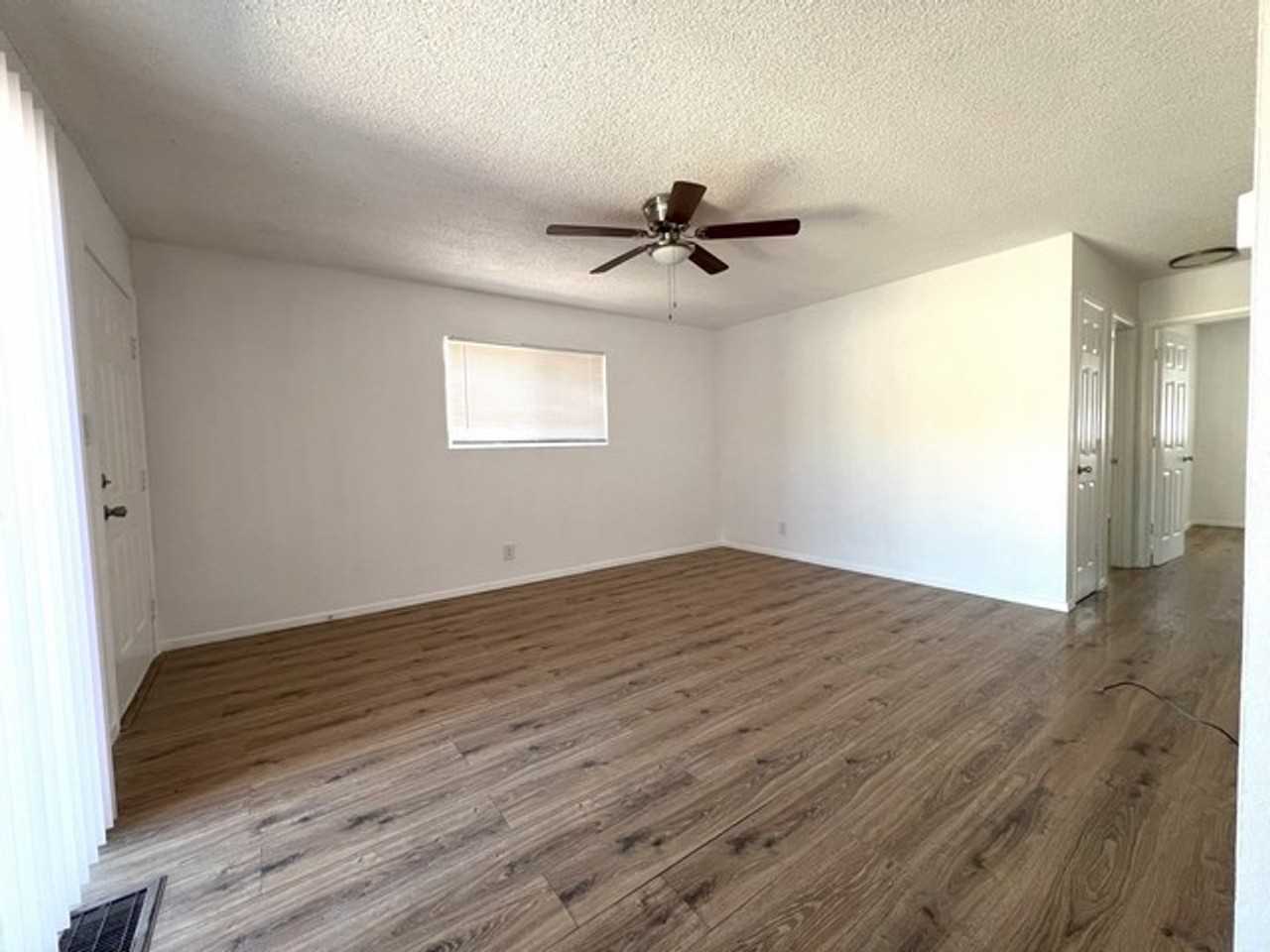 1204 Arnold Dr - Photo 3 of 10