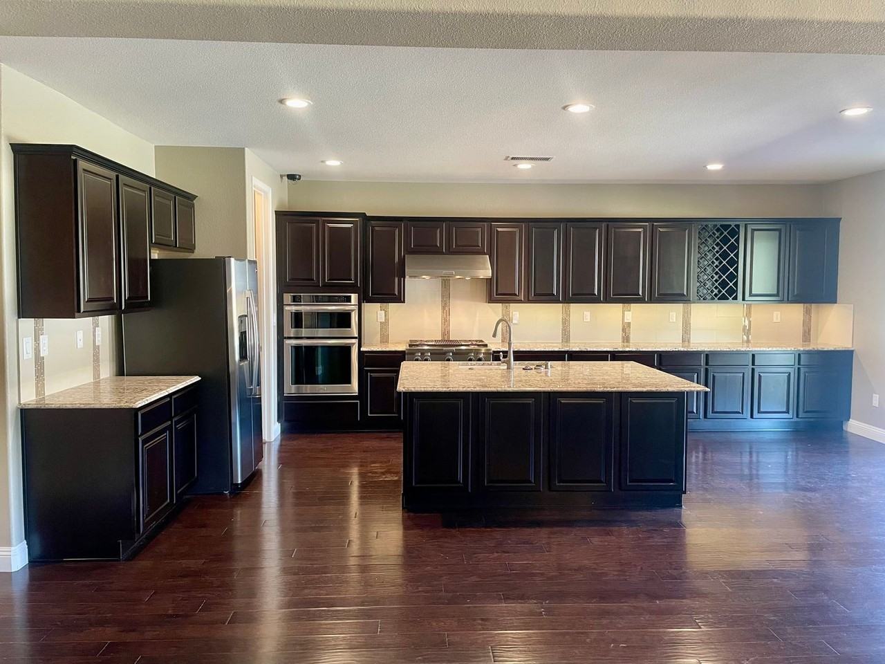 9900 Copenhagen Way - Photo 2 of 20