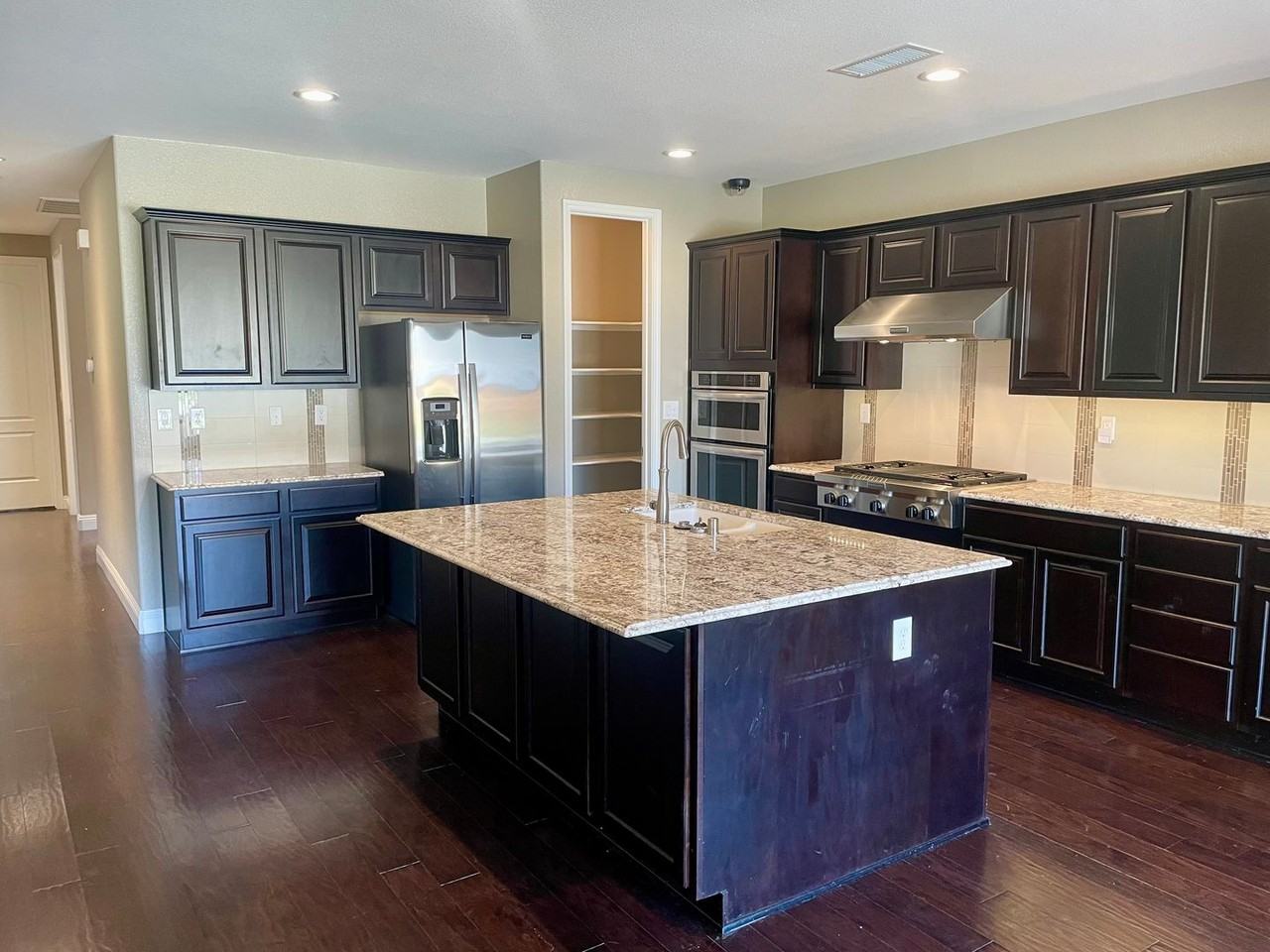 9900 Copenhagen Way - Photo 4 of 20