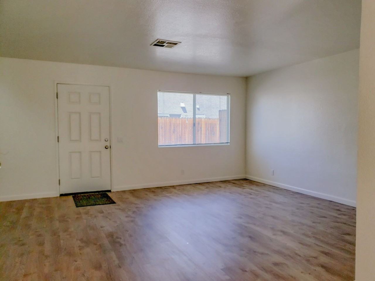 533 W Ward Ave - Photo 3 of 19