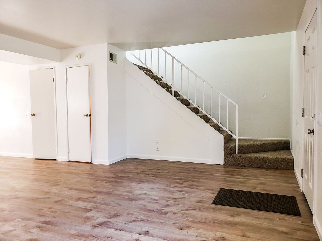 533 W Ward Ave - Photo 4 of 19