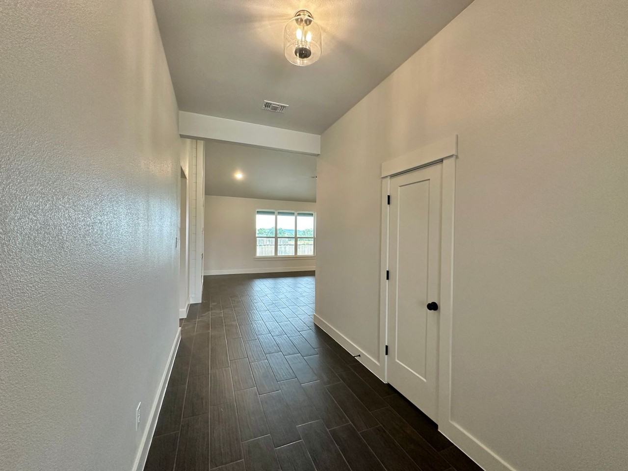 8500 Kasen Ave - Photo 4 of 50