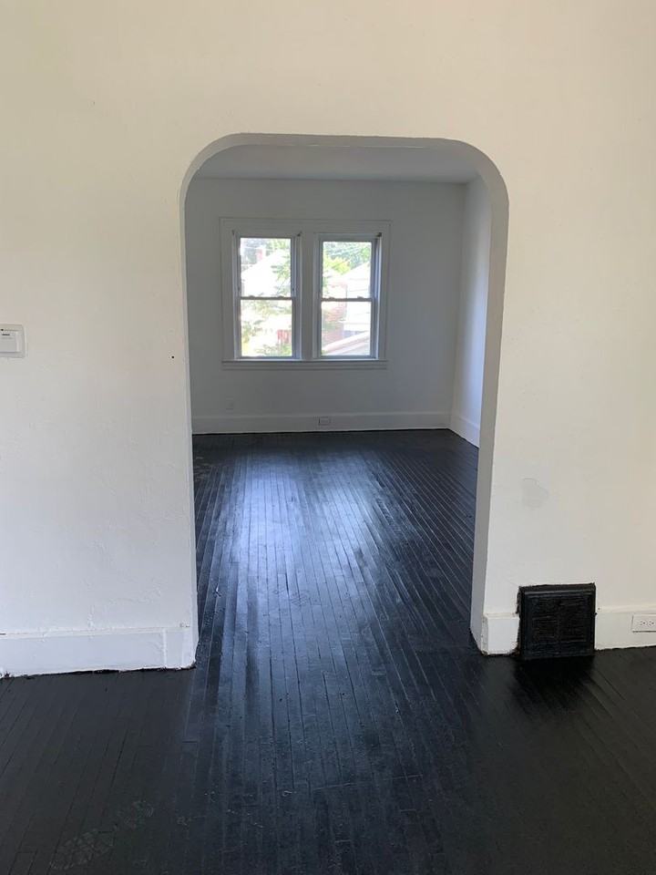 1505 Oregon Ave - Photo 3 of 14