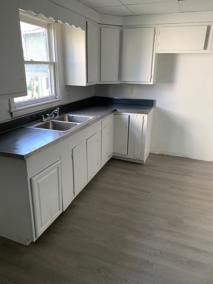 1505 Oregon Ave - Photo 6 of 14