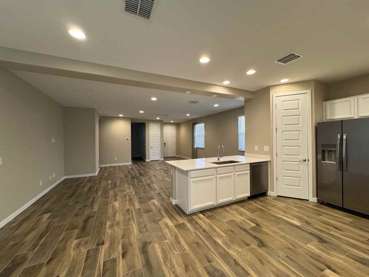 2048 W Sienna Bouquet Pl - Photo 2 of 20