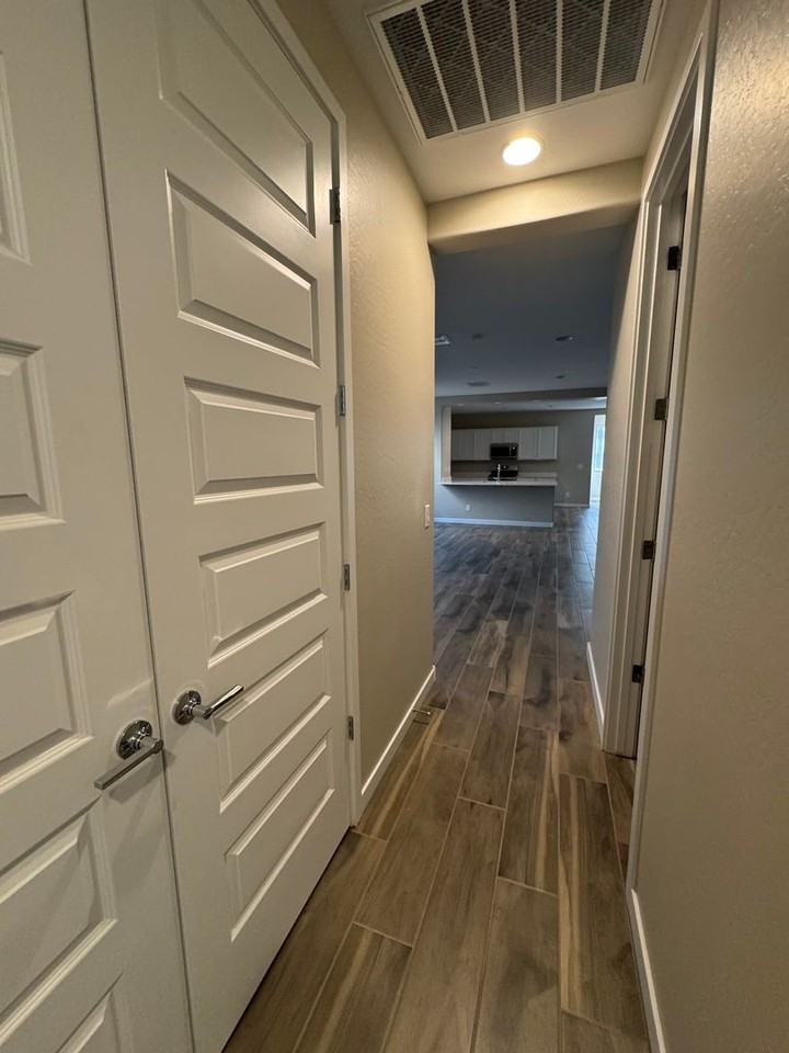 2048 W Sienna Bouquet Pl - Photo 4 of 20
