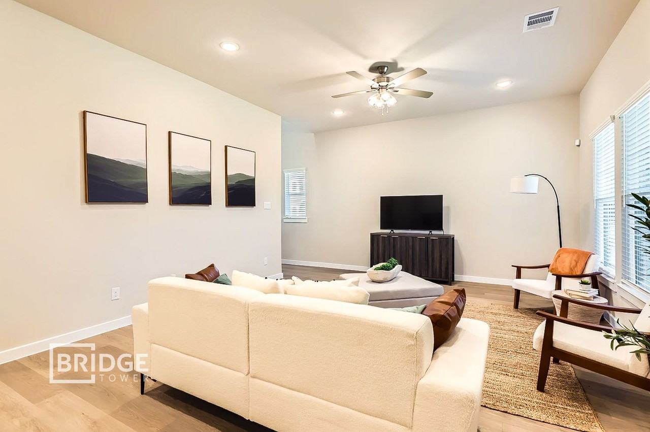 1032 Ethan Cir - Photo 2 of 14