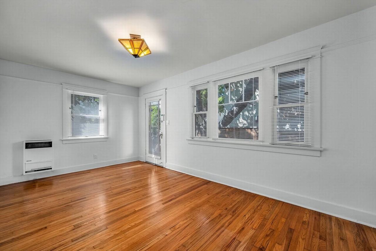660 Ocean Park Blvd #B - Photo 4 of 14