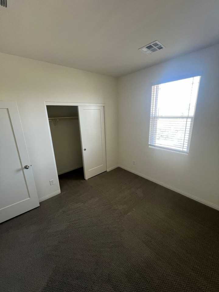742 Cottonwood Hill Pl - Photo 7 of 16